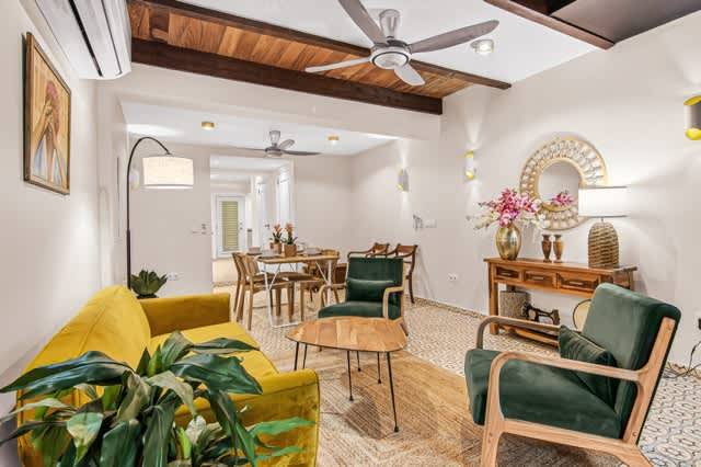 Kasa Magnolia Stylish 3 Level City House