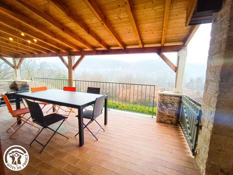 Gite with terrace, grill & yard | Pets allowed — photo 3