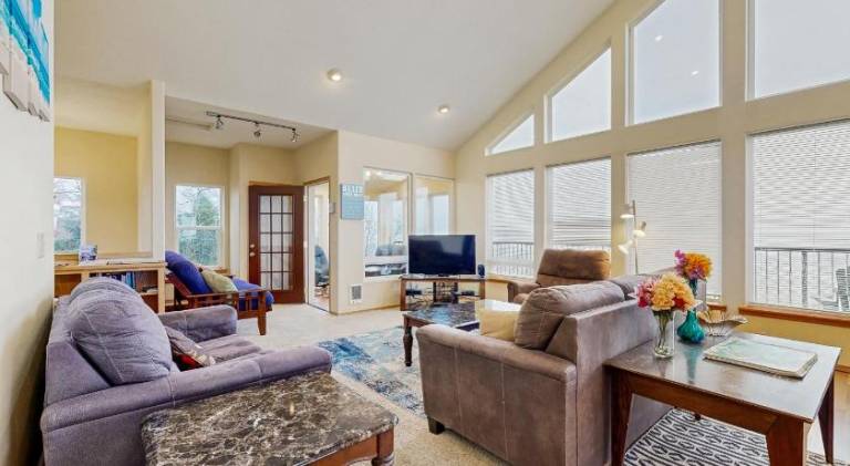 House | Pets are welcome in Tillamook, OR