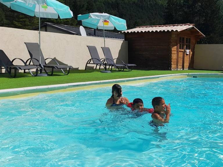 Mobile home with heated pool & terrace — photo 2