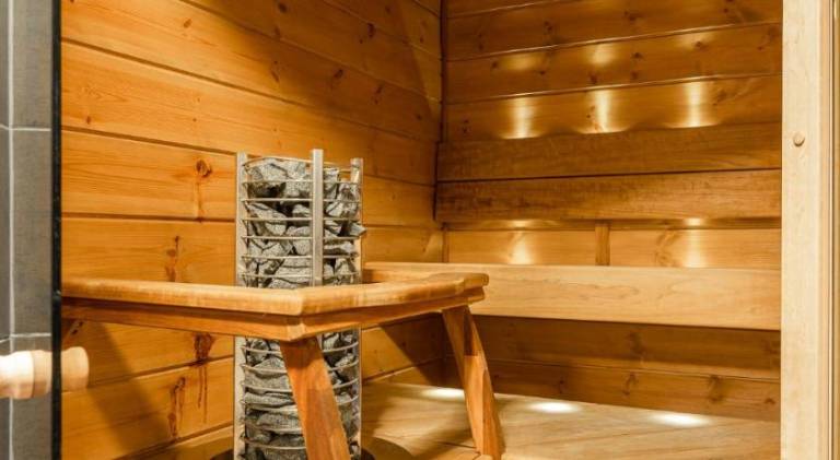 Historical Loft with Sauna & Free Parking, Hosts up to 7 guests — photo 2