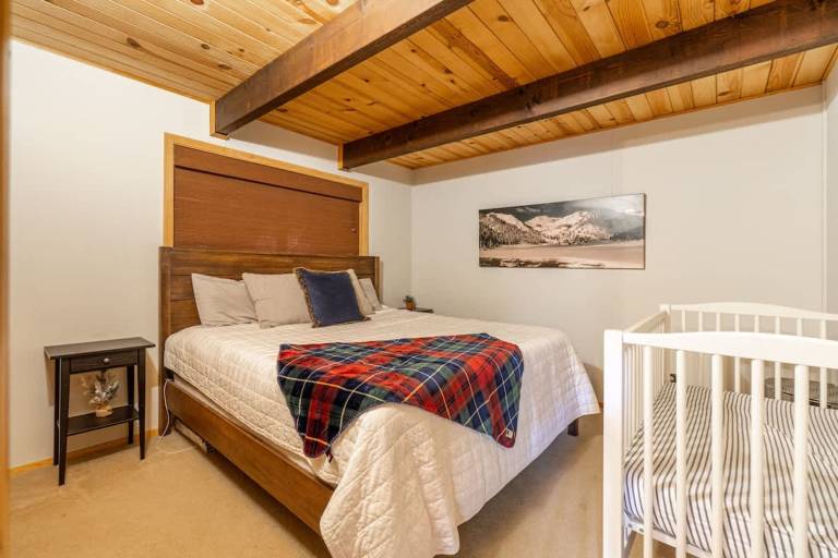 Family-oriented beautiful apartment with fast internet & barbeque | Mountain view | Pets are welcome — photo 4