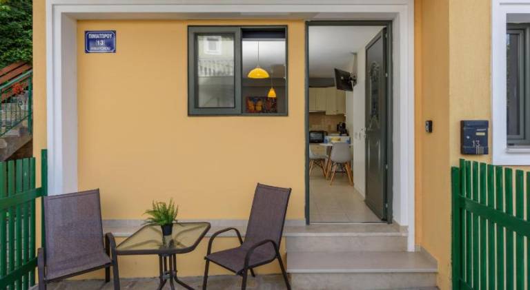 Holiday apartment with patio — photo 3