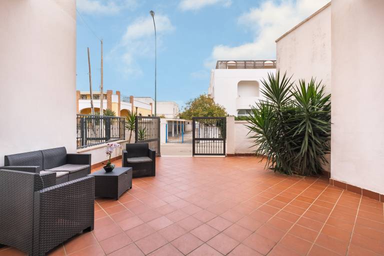Vacation home with garden & terrace | Garden view in Porto Cesareo