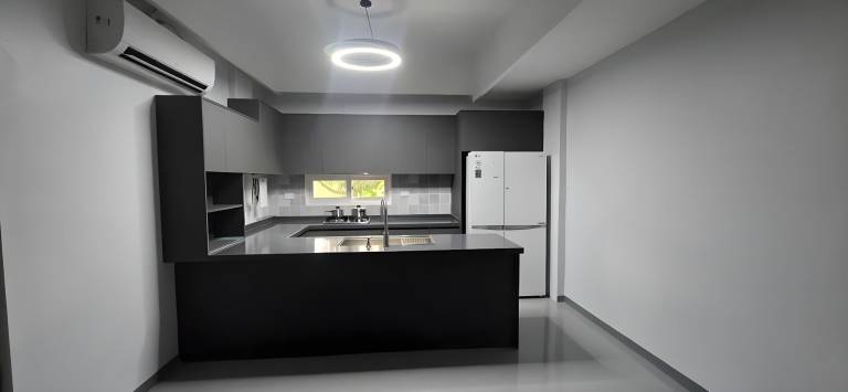 House with pool & barbecue | Perfect for remote work — photo 3