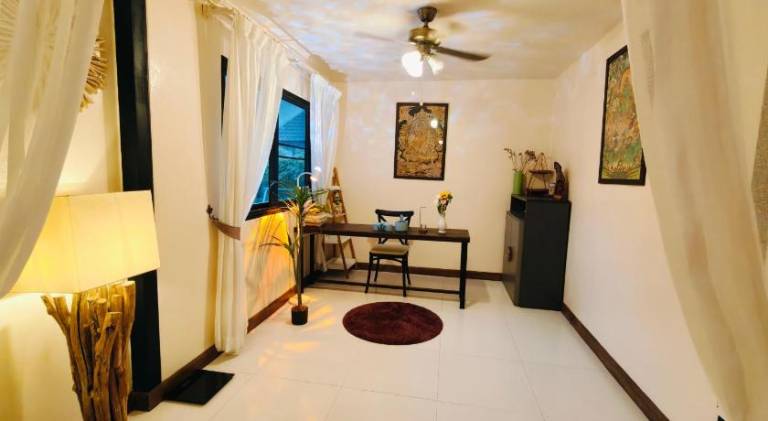 Spacious villa with pool & garden | Pets are welcome — photo 4