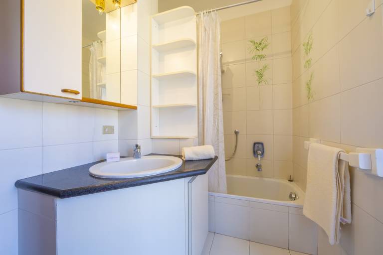 Family-friendly apartment with patio | Close to the beach | Good for workation | Pets are welcome — photo 3