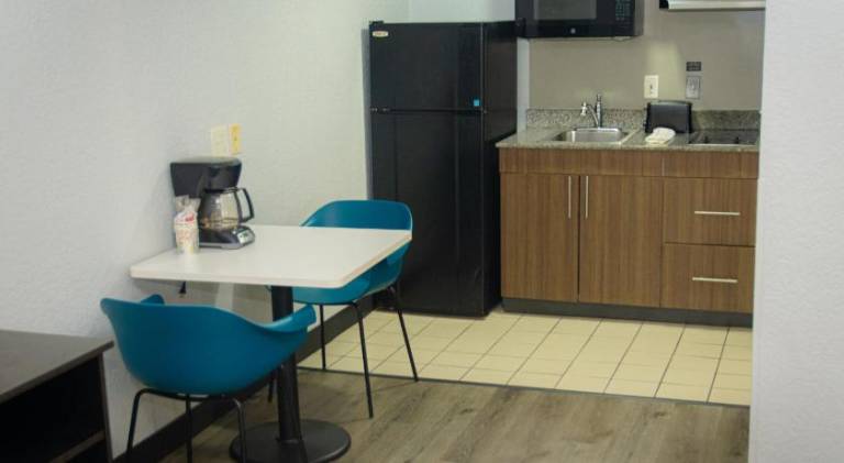 Studio 6 Extended Stay - West Palm Beach, FL — photo 5