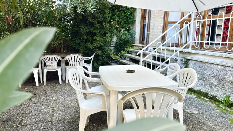 Holiday apartment with garden — photo 2