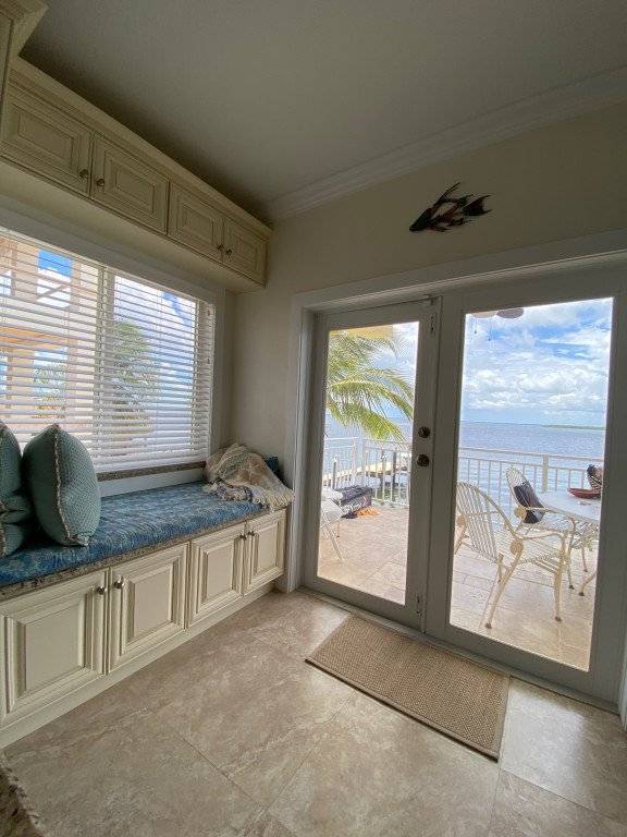Vacation home with terrace & barbeque | Water view — photo 5