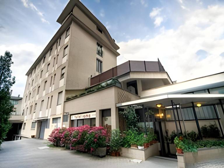 Hotel Roma in Jovencan
