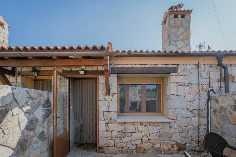 Rural House 'La Vega De Gredos' with Mountain Views, Private Terrace and Wi-Fi — photo 4