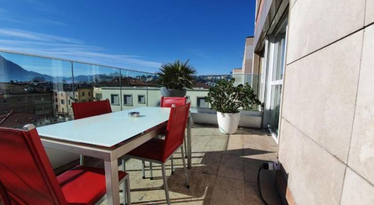 Apartment with patio — photo 4