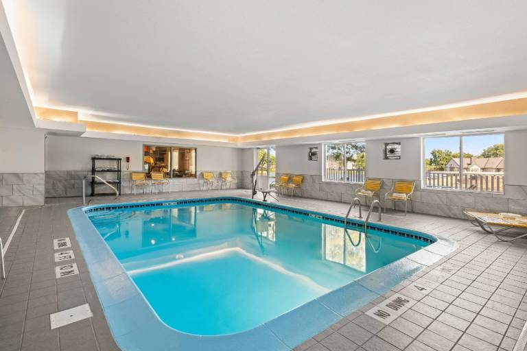 Comfort Inn & Suites Olathe - Kansas City — photo 2