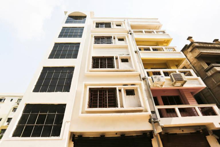 Hotel O Red Velvet Inn Near Chinar park Airport