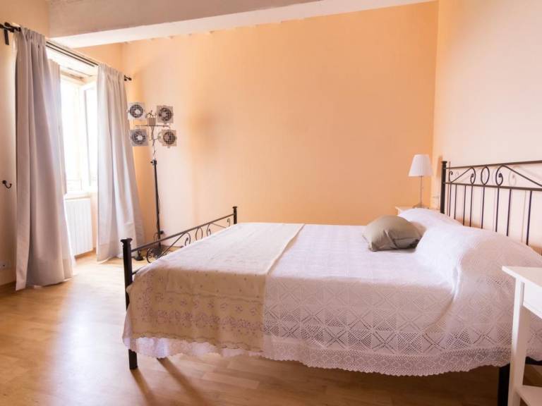 Holiday apartment with garden & grill — photo 5