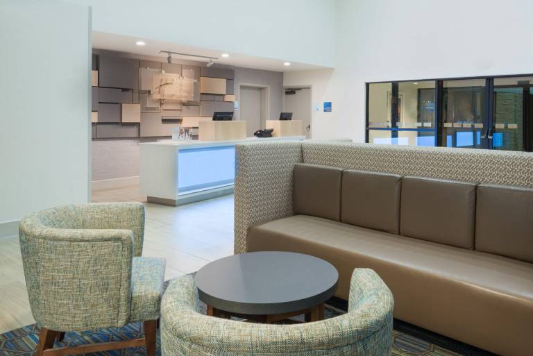 Holiday Inn Express & Suites - Nearest Universal Orlando By IHG — photo 4