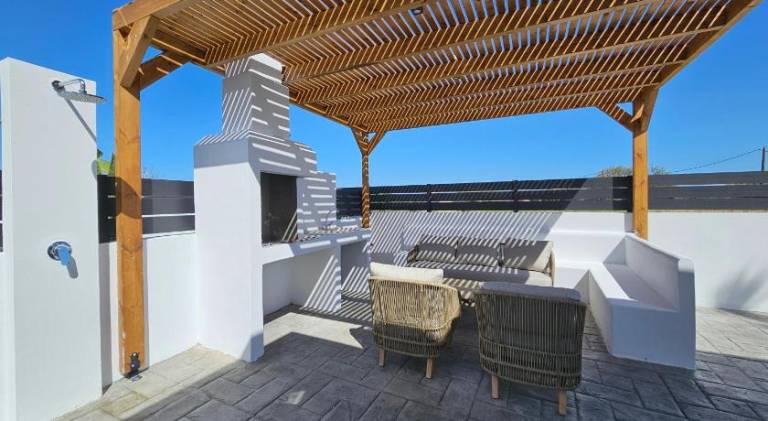 Villa with private pool, terrace & grill — photo 5