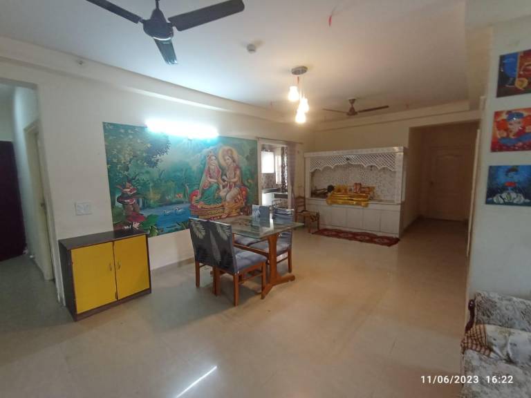 LUXURY AC Rooms in posh society (YASH HOME STAY) in Faridabad