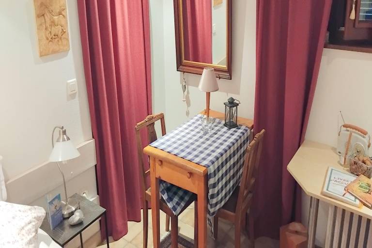 Holiday apartment with garden, patio & grill — photo 4