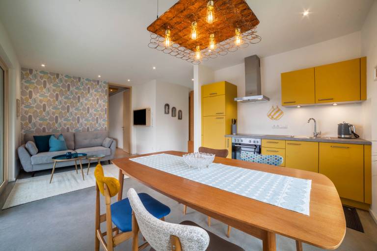 Apartment with yard, fast internet & terrace | City view — photo 2