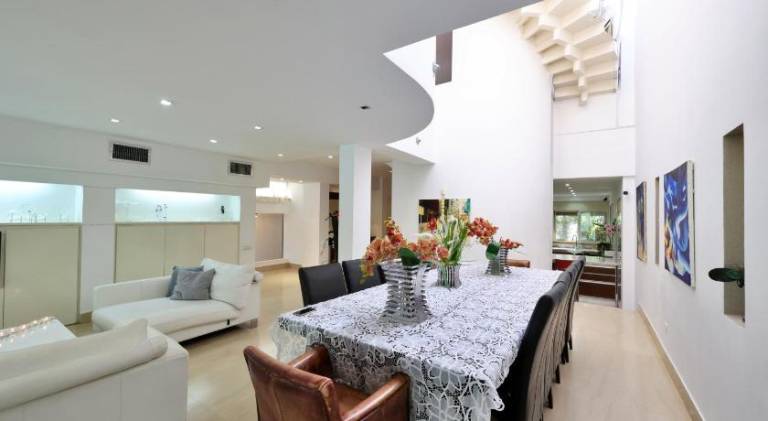 Villa with hot tub & pool | Next to the beach | Pet-friendly — photo 5