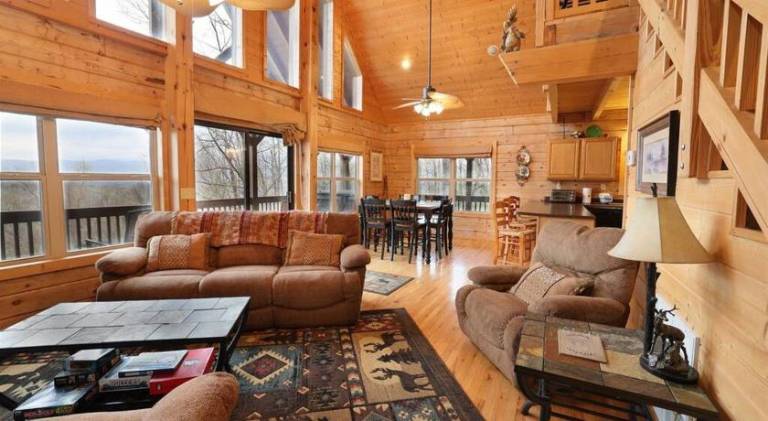 House with jacuzzi — photo 2