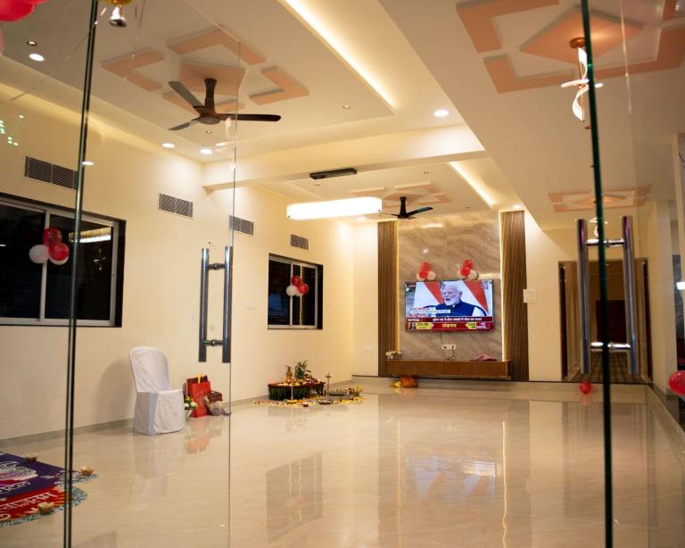 Raj Royal Hotel