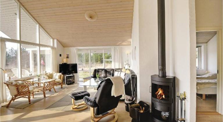 Wonderful vacation home with jacuzzi | Pets allowed — photo 3