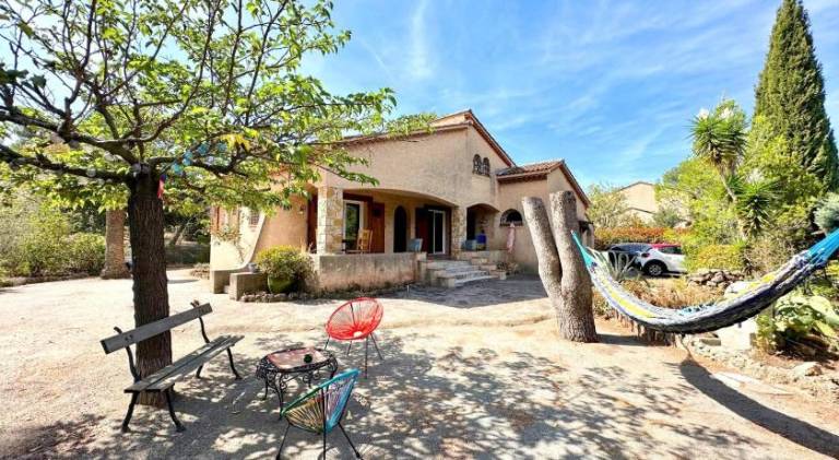 Ample villa with pool | Pets are welcome — photo 5