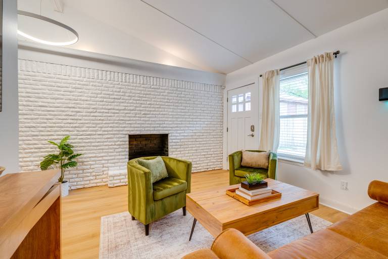 1 Mi to Campus Creekside Austin Home w Game Room