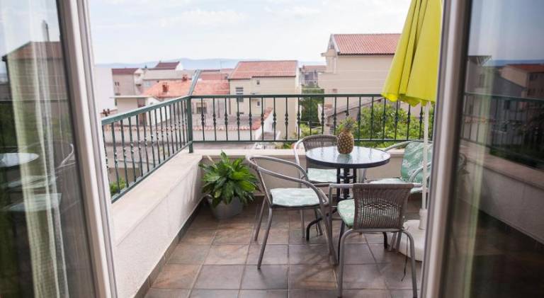 Apartment with terrace | Next to the beach | Pet-friendly — photo 3