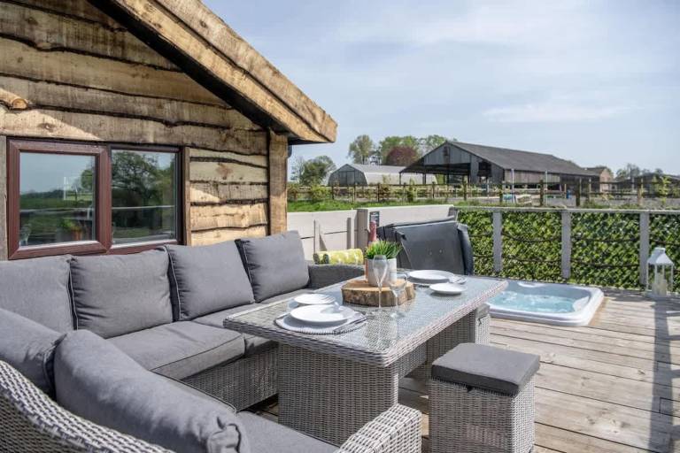 Charming North Yorkshire Cabin w Hot Tub Views