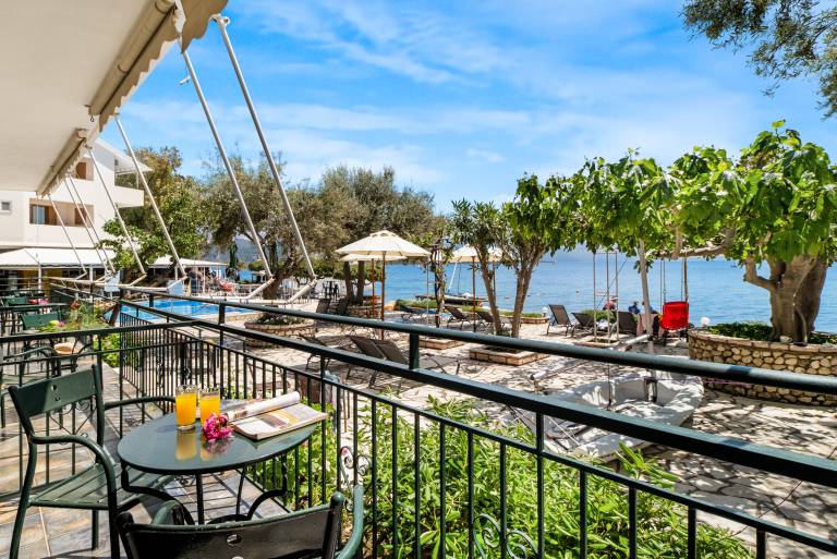 Child-friendly studio with grill, terrace & yard | Sea view | Pets are welcome in Lefkada