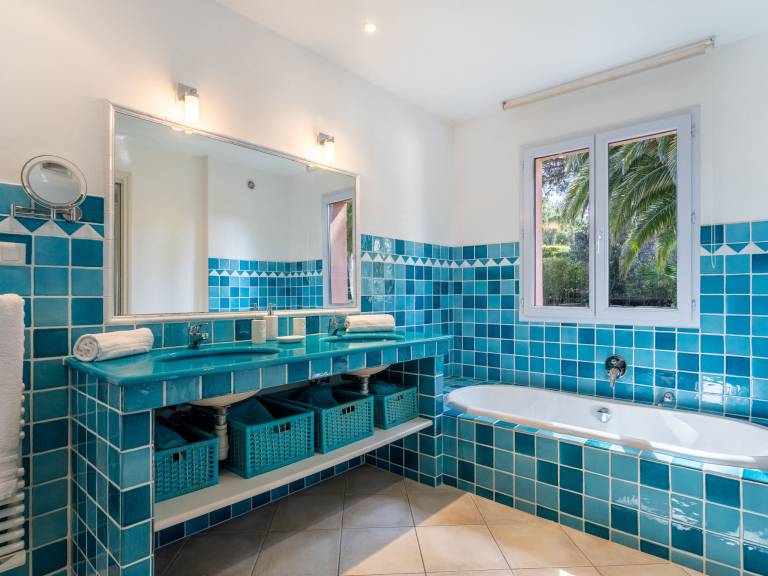 Fully equipped spacious vacation home with garden, terrace & grill | Pets are welcome — photo 4
