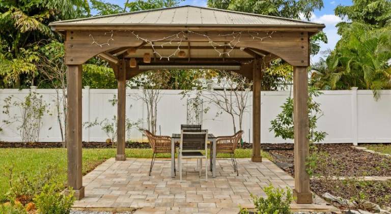 House with 3 rooms for 6 persons in Tampa, FL