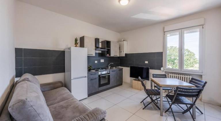 Family-friendly serviced apartment with garden | Suitable for remote work | Dogs allowed — photo 3