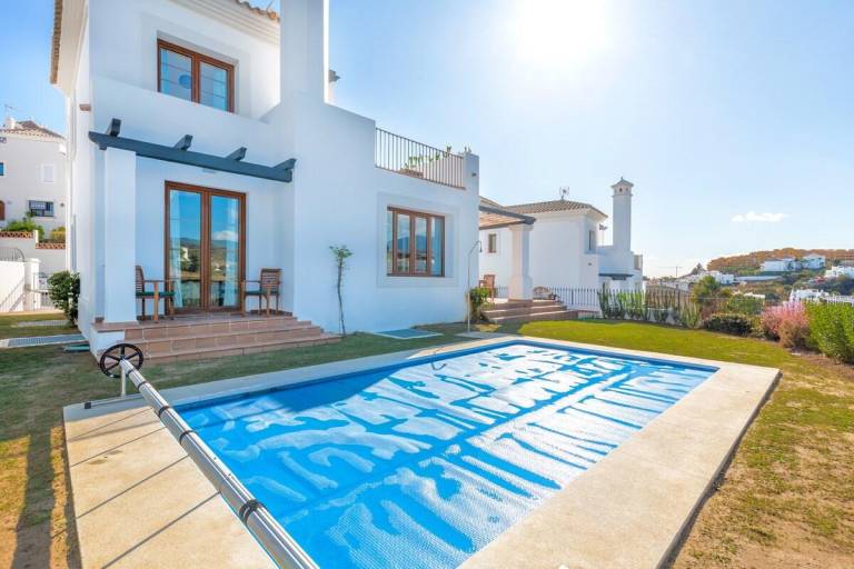 Amazing 5BDR modern villa for up to 14 pax, pool.. in Estepona