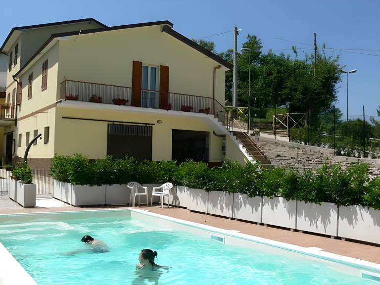 Farm with hot tub, terrace & pool in Fermo