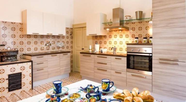 Apartment with patio & jacuzzi | Next to the beach | Suitable for remote work | Pets allowed — photo 4