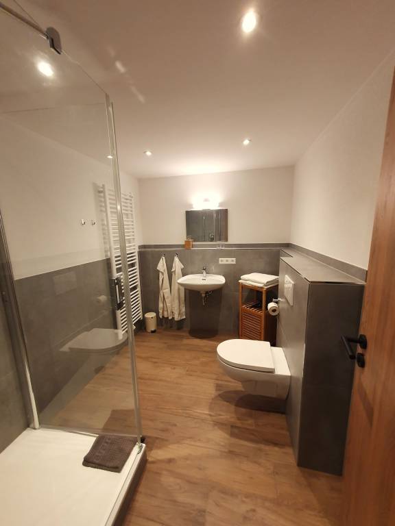 Rental apartment with patio, pool & yard | Lake view | Dogs allowed — photo 5