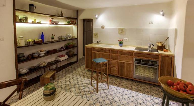 Rental apartment with yard & terrace — photo 3