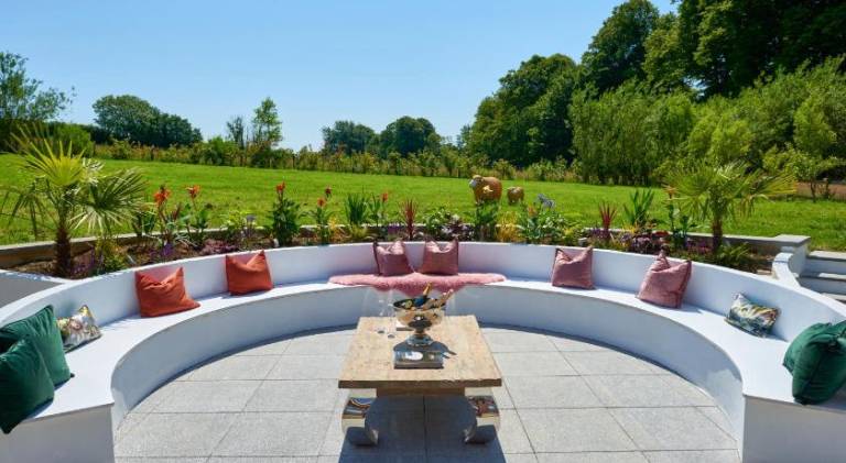 Pleasant vacation home with hot tub | Pet-friendly — photo 3
