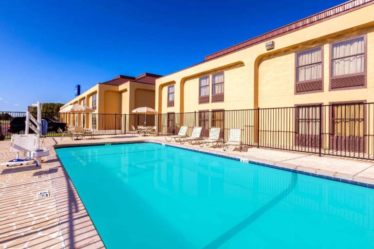 Baymont by Wyndham Amarillo East — photo 2