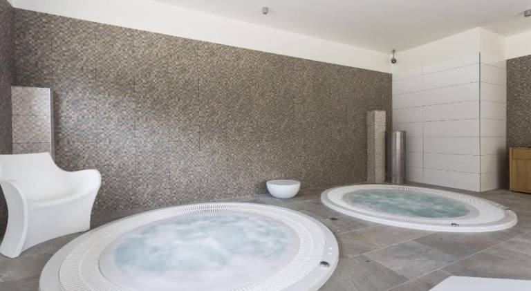Pleasant serviced apartment with sauna, hot tub & patio | Pets are welcome — photo 4