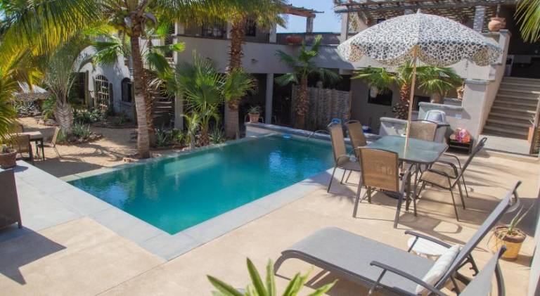 Pure Baja Private Suites-Upscale Property with Infinity Pool and Lush Gardens in El Pescadero