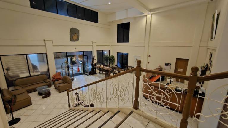 Vacation home with pool, yard & hot tub | Close to the beach | Perfect for remote work | Dogs allowed — photo 3