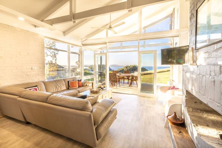 House Stuarts Point