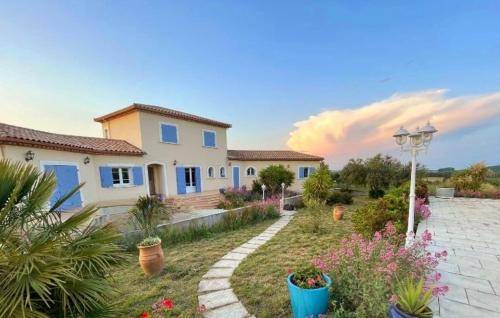 250 m² Villa