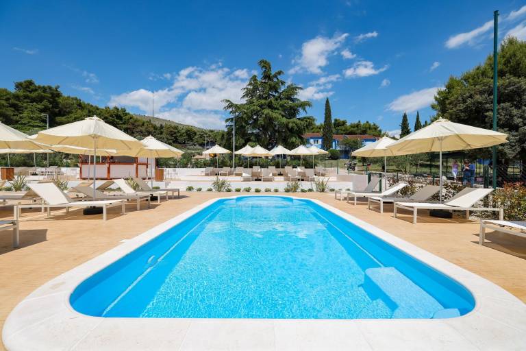 Beautiful holiday apartment with garden & pool | Close to the beach | Pets are welcome — photo 5